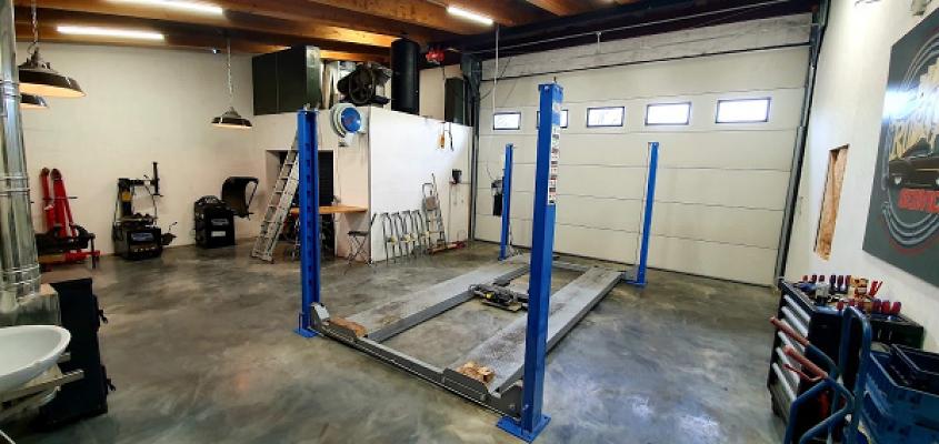 Rusty Aces Service , R.A.S. - KFZ Service Werkstatt , Reifen Service , Selbsthilfewerkstatt