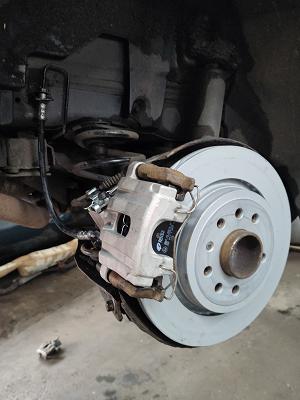 KFZ-Selbsthilfe Werkstatt