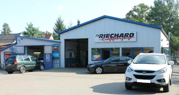 R I E C H A R D, Stefan (Kraftfahrzeuge)