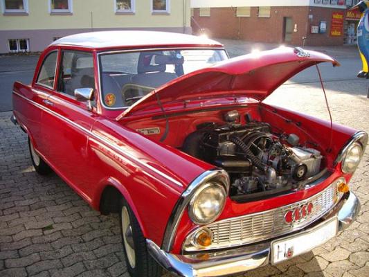 Kraftfahrzeug-Service-Center