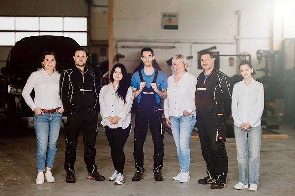 KFZ zum fröhlichen Robert und Familie Autowerkstatt Mettmann