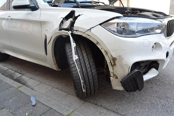 EKT Essener Karosserietechnik Meisterbetrieb & Autolackierung & Smart Repair & Kfz Gutachten & Autoglas