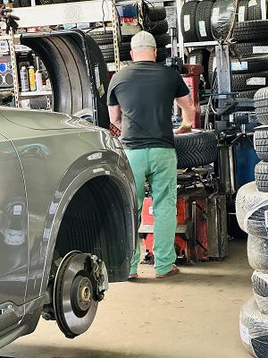 Reifen und KFZ-Service Hoenselaar GmbH & Co. KG