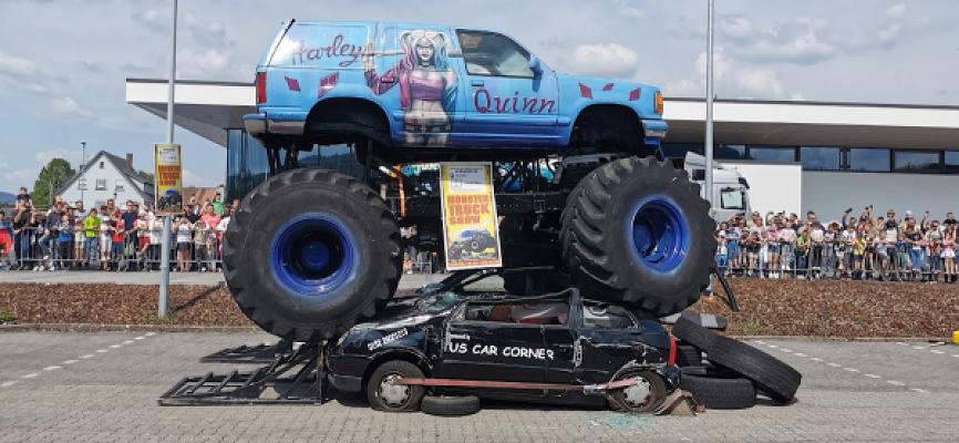 Us Car Corner by LB-Automobile