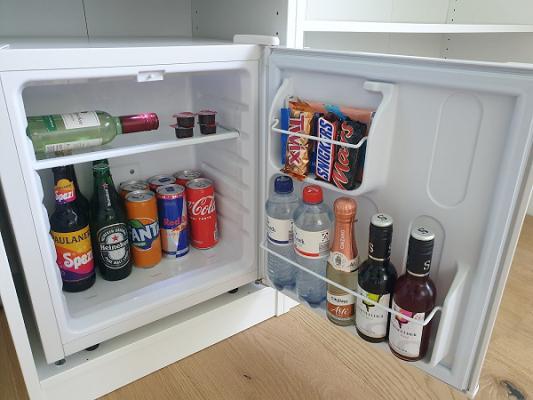 Kfz-Ersatzteile / Reifen Räder und Service