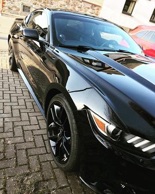 Schönes Auto Fahrzeugaufbereitung