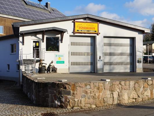 Freie KFZ-Werkstatt Zündkerze