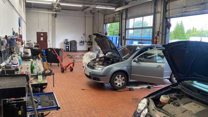 Auto Werkstatt Bühnedreizehn B13