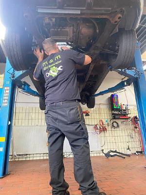 M&M KFZ-Reparatur
