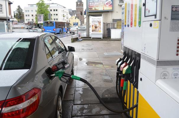 Falsch Getankt - Notdienst Berlin Brandenburg , Kraftstoffe abpumpen vor Ort.