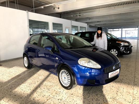 Automobile am Neckar - Hassoun