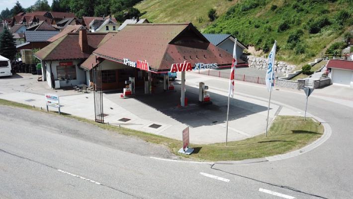 AVIA Tankstelle & Kfz Service Kaiser Nacht-Tankautomat Textil-Waschanlage