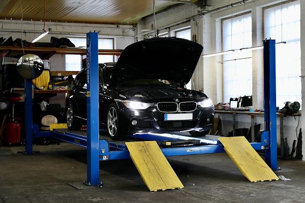 KFZ Service Storkow & Selbsthilfewerkstatt / 3D Achsvermessung