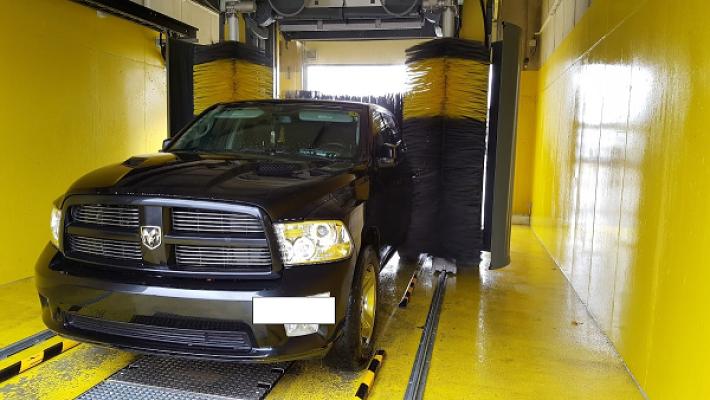 CarWash Autowäsche bei Reifen Unterburger, Autowaschanlage