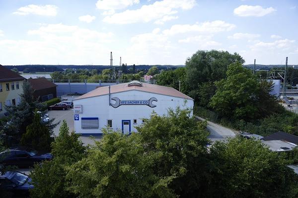 Kfz Sacher & Co. GmbH
