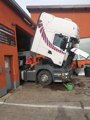 Amhaz KFZ Reparaturwerkstatt