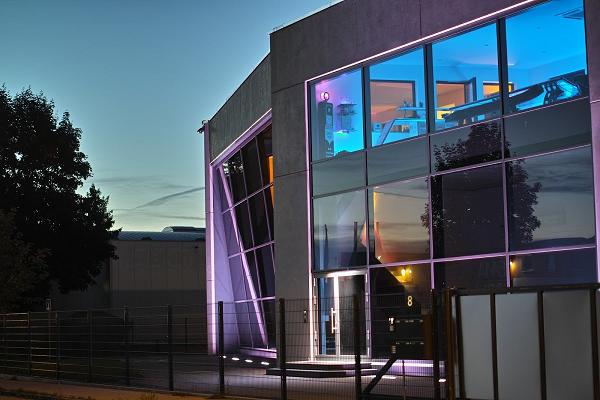 ARI KFZ Meisterwerkstatt & exklusive Stellplätze