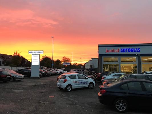 junited AUTOGLAS Liederbach