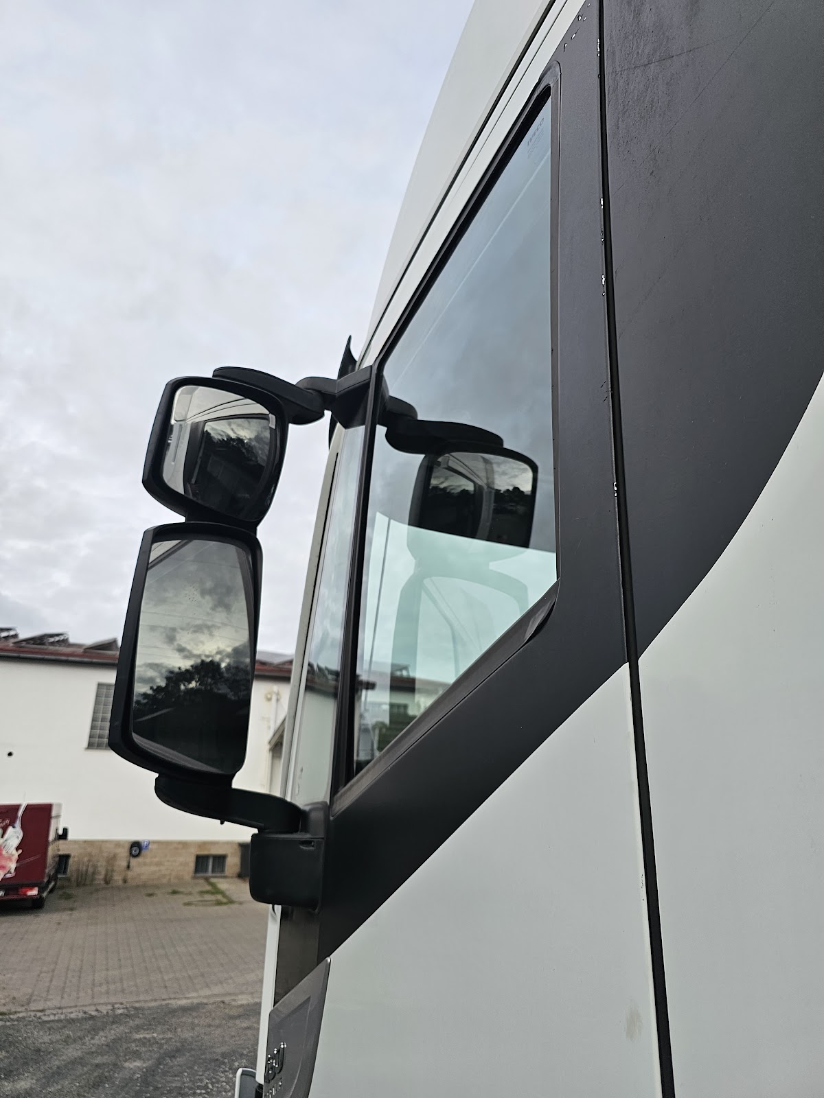 67ccda4712f23