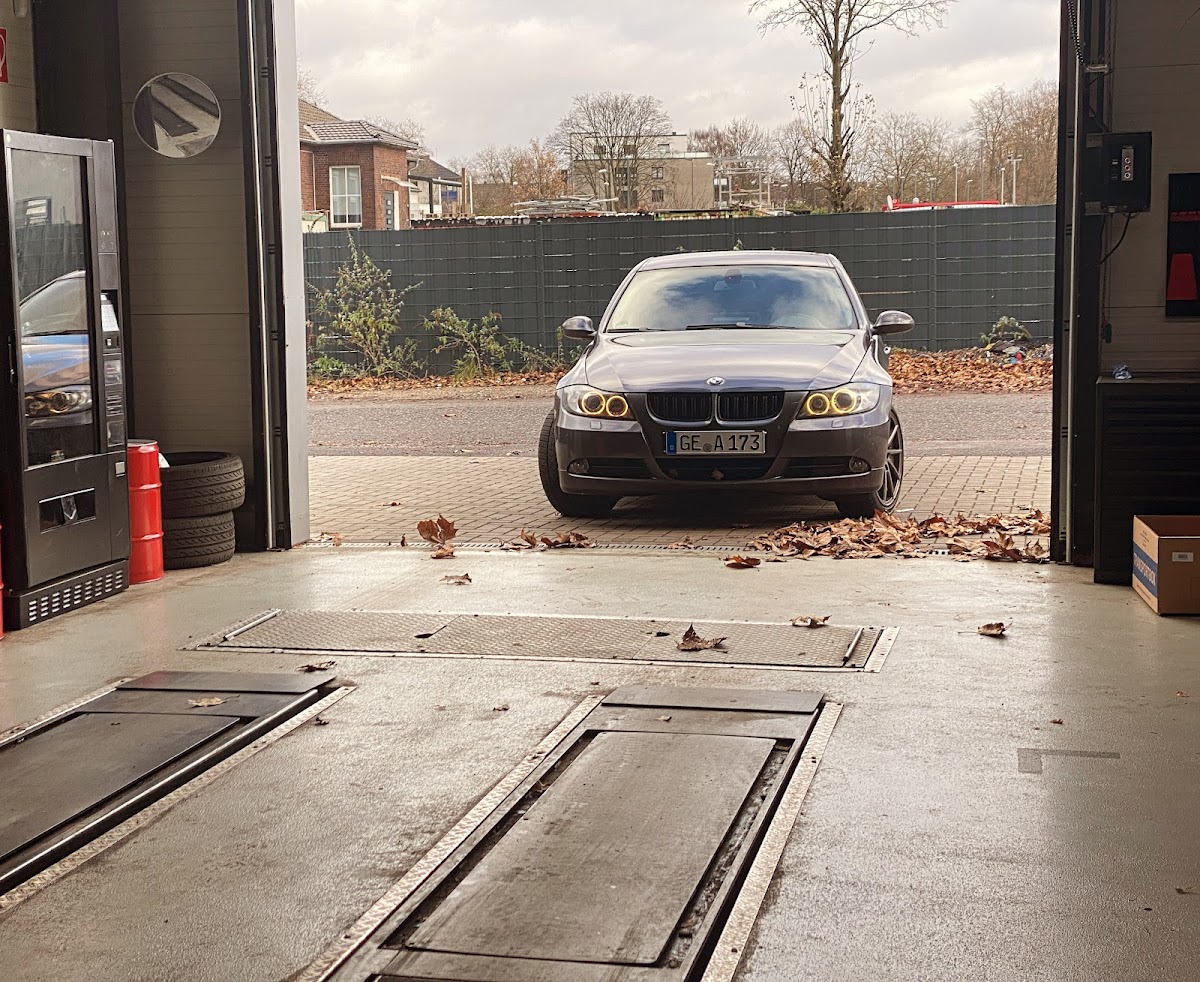 Reifen und Kfz Technik Center 38 UG